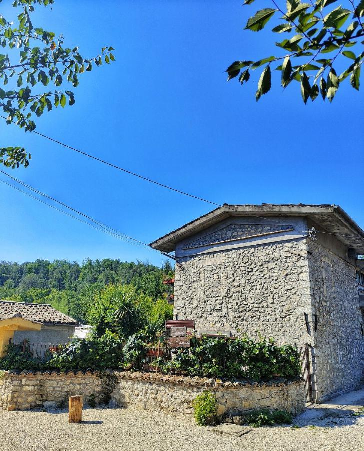 Casale Dei Ricordi Bed & Breakfast Arce Bagian luar foto