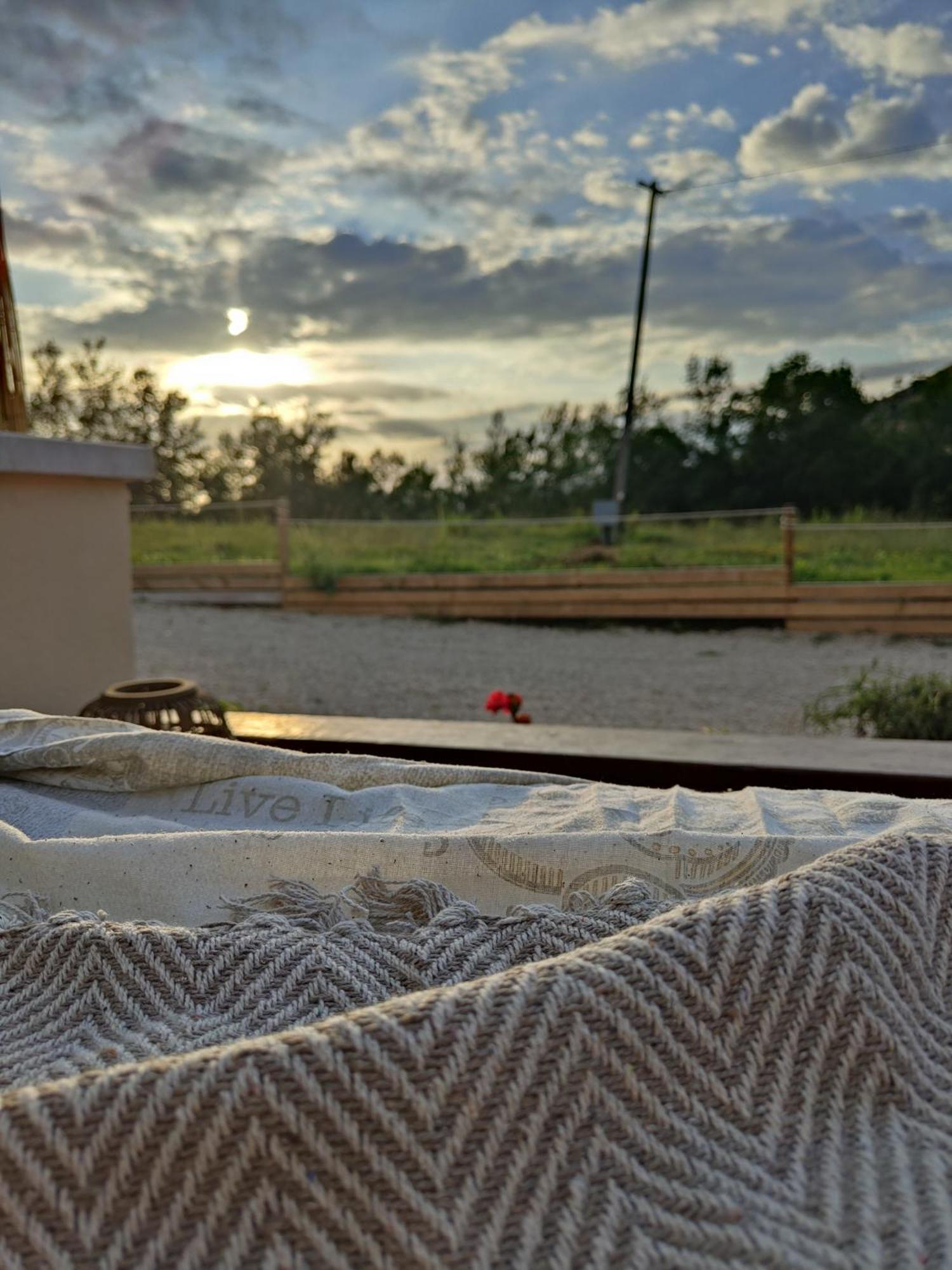 Casale Dei Ricordi Bed & Breakfast Arce Bagian luar foto