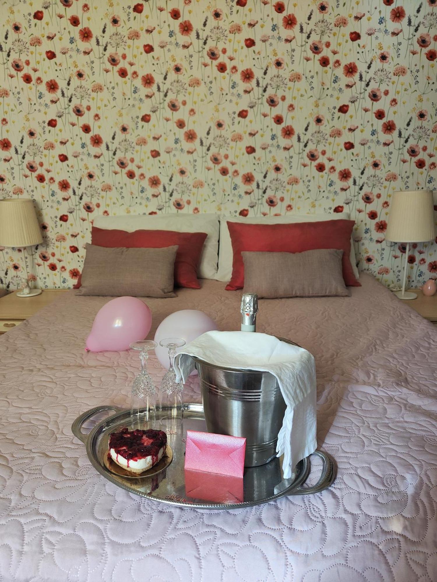 Casale Dei Ricordi Bed & Breakfast Arce Bagian luar foto