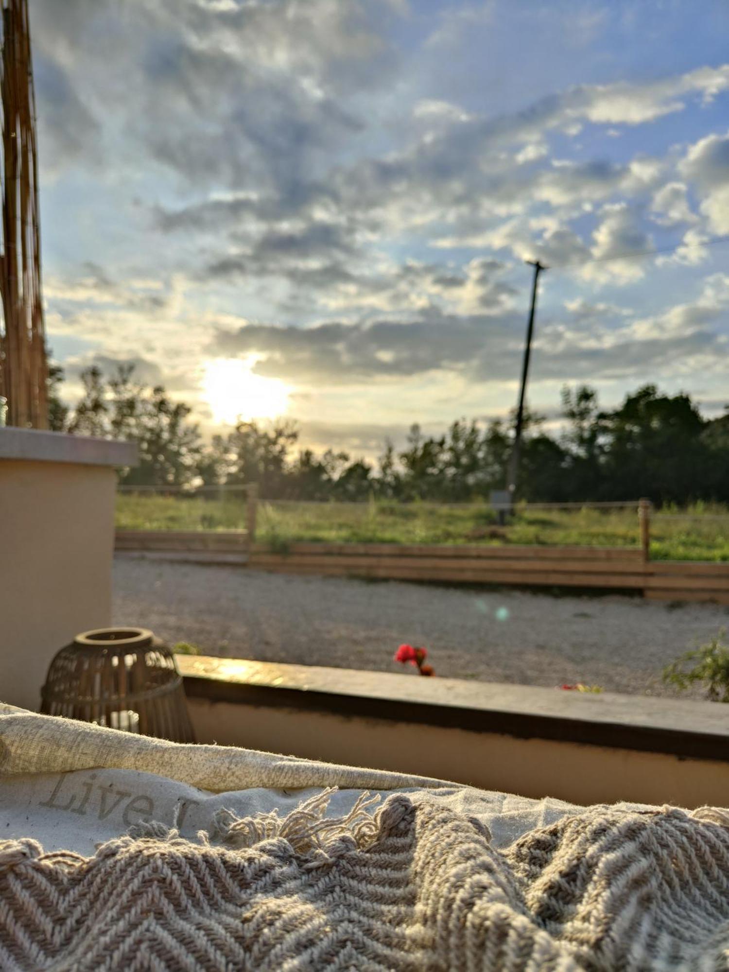 Casale Dei Ricordi Bed & Breakfast Arce Bagian luar foto
